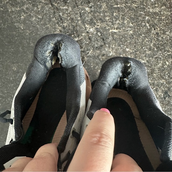 On Running (10) Cloudflyer in Glacier/Rosebrown - Running/Walking Sneakers - Picture 12 of 13